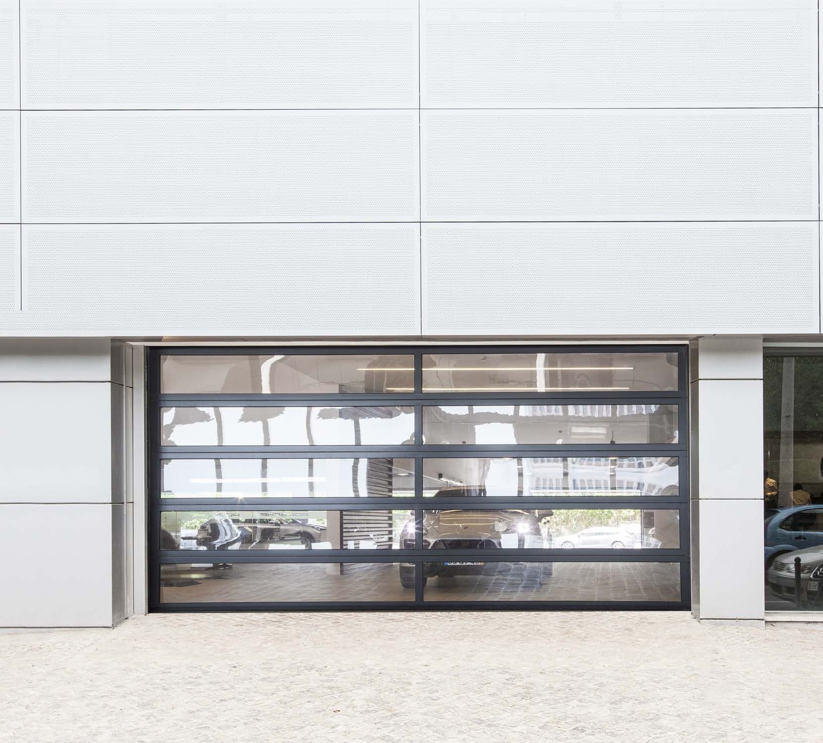 Porte industrielle alu vitrée